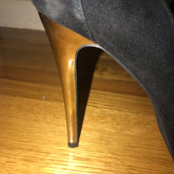 Michael Kors Gold Detailed Heels - Picture 3 of 3